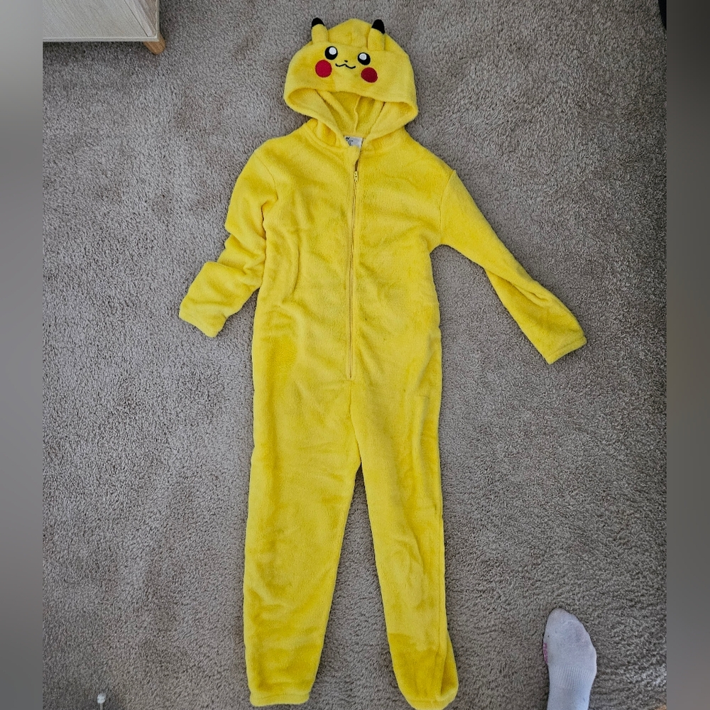 H&M Yellow Pikachu Kids Footie 6/7years